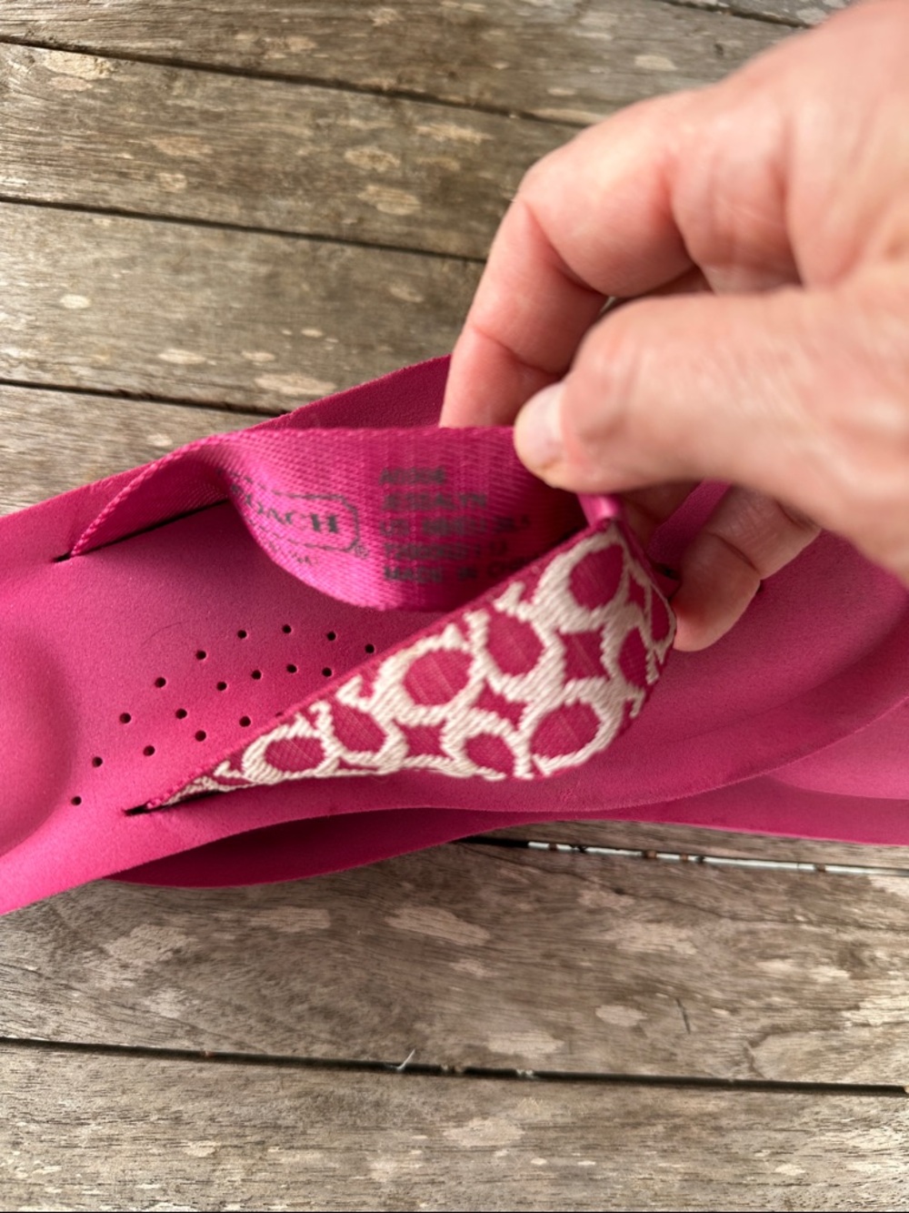 Coach Pink/White Signature Flip Flop Sandals 8 1/2 - Picture 4 of 11